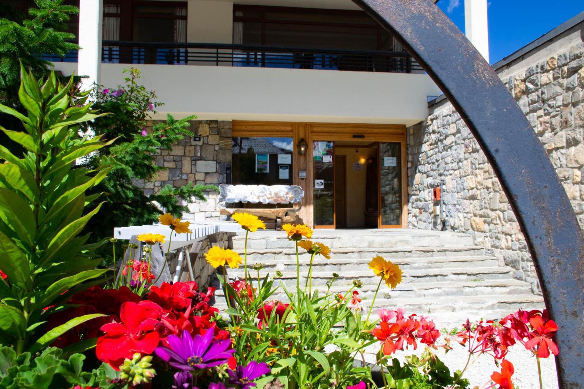 Les Crêtes Blanches Hotel Val-dʼIsère Exterior foto